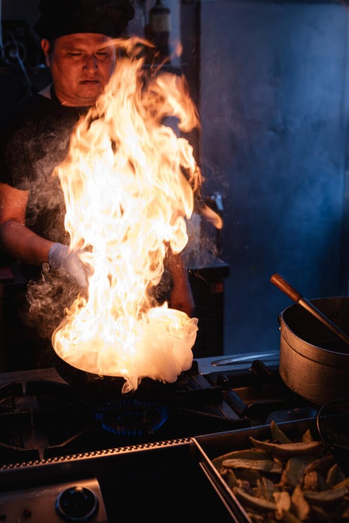 Fotografía lifestyle para restaurantes - cocinero